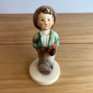 VINTAGE HUMMEL HAPPY TRAVELER #109/0 FIGURINE 1979 TMK-6